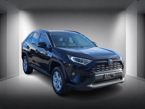 2020 Toyota RAV4 Hybrid XLE