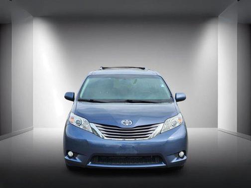 2016 Toyota Sienna XLE
