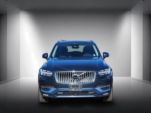 2024 Volvo XC90 B5 Plus Bright Theme