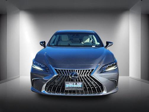 2025 Lexus ES 300h Luxury