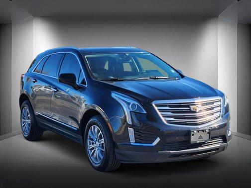 Stellar Black Metallic 2017 Cadillac XT5 Luxury