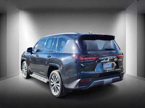 2022 Lexus LX 600 Premium
