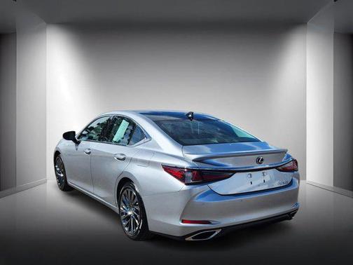 2024 Lexus ES 350 Ultra Luxury
