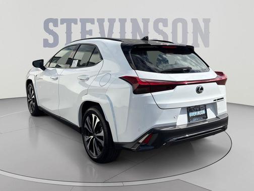 Ultra White/Obsidian 2026 Lexus UX 300h F SPORT Design