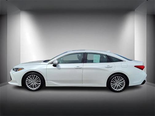 2022 Toyota Avalon Hybrid Limited