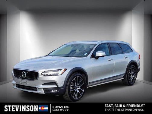2019 Volvo V90 Cross Country T6