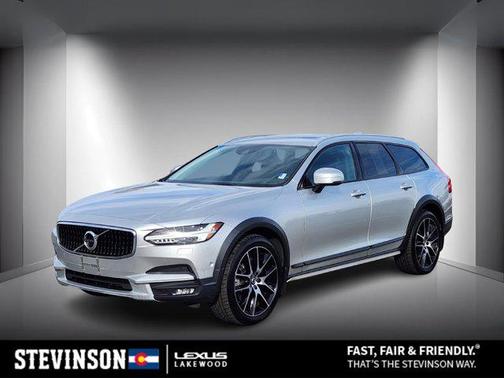 2019 Volvo V90 Cross Country T6