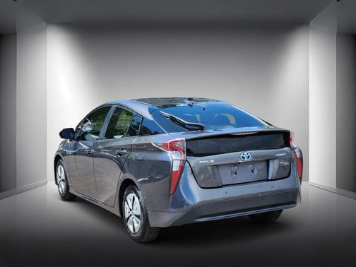 Magnetic Gray Metallic 2018 Toyota Prius Three