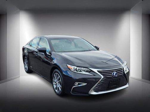 2018 Lexus ES 300h Base