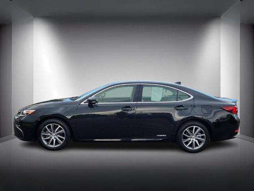 2018 Lexus ES 300h Base