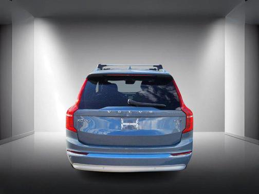 2022 Volvo XC90 T6 Inscription