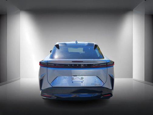 2024 Lexus RZ 450e Luxury