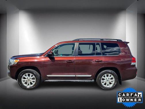 2017 Toyota Land Cruiser Base