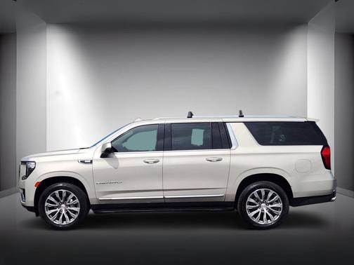 Pearl Beige Metallic 2023 GMC Yukon XL Denali