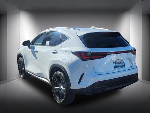 2026 Lexus NX 450h+ Luxury