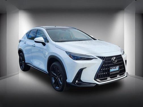 2026 Lexus NX 450h+ Luxury