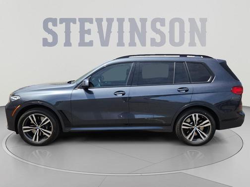 Arctic Grey Metallic 2022 BMW X7 M50i