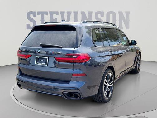 Arctic Grey Metallic 2022 BMW X7 M50i