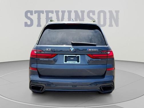 Arctic Grey Metallic 2022 BMW X7 M50i