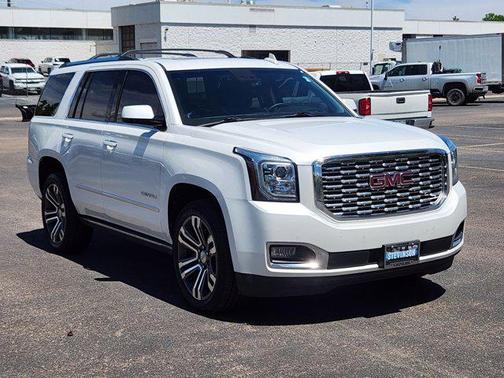 White Frost Tricoat 2019 GMC Yukon Denali