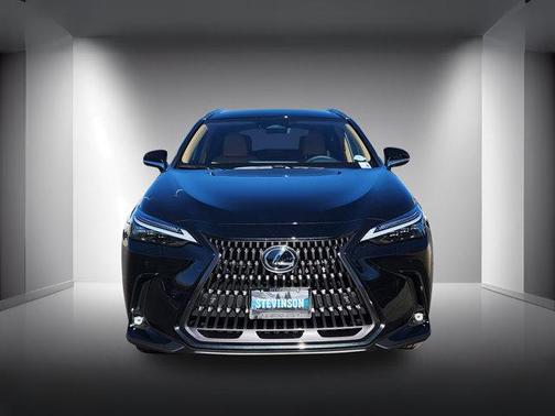 2026 Lexus NX 450h+ Luxury