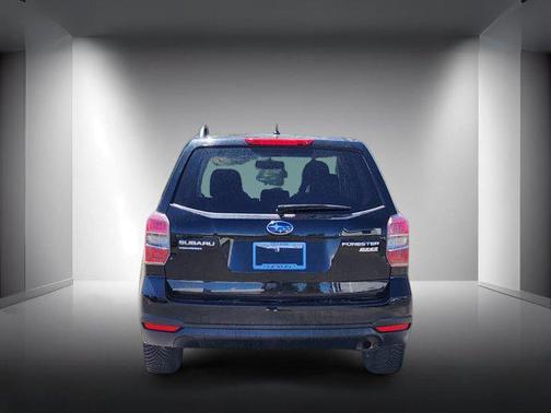 Crystal Black Silica 2014 Subaru Forester 2.5i Premium