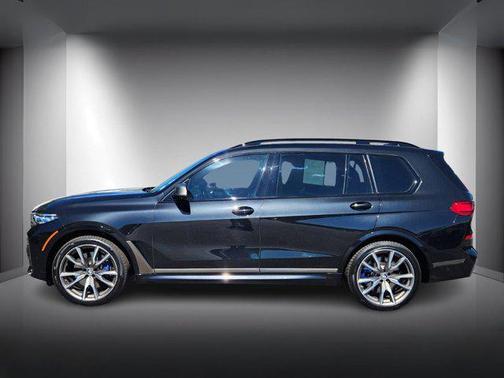 2022 BMW X7 M50i