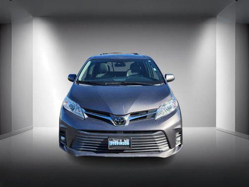 2019 Toyota Sienna XLE