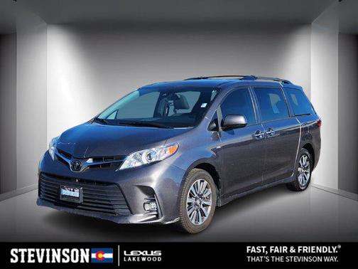 2019 Toyota Sienna XLE
