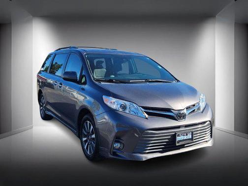 2019 Toyota Sienna XLE
