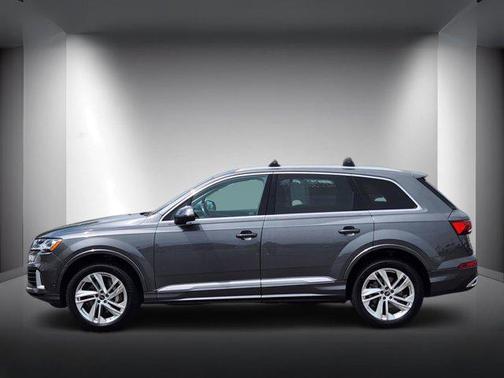 Samurai Gray Metallic 2023 Audi Q7 55 Premium Plus