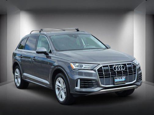 Samurai Gray Metallic 2023 Audi Q7 55 Premium Plus