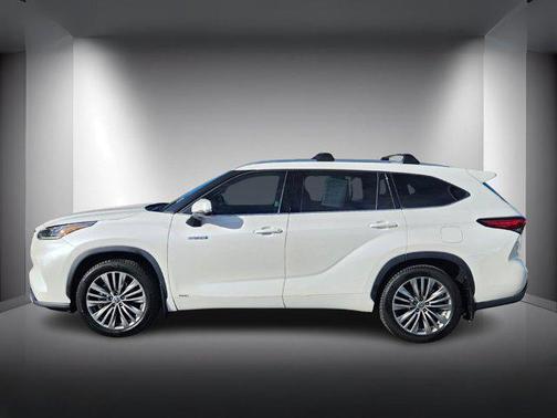 2021 Toyota Highlander Hybrid Platinum