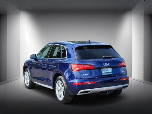 Navarra Blue Metallic 2018 Audi Q5 2.0T Premium Plus