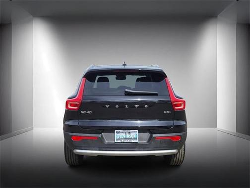2024 Volvo XC40 B5 Core
