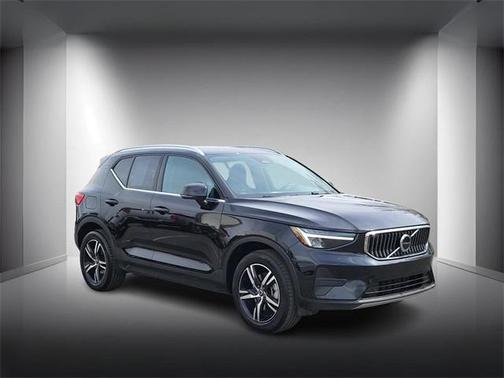 2024 Volvo XC40 B5 Core
