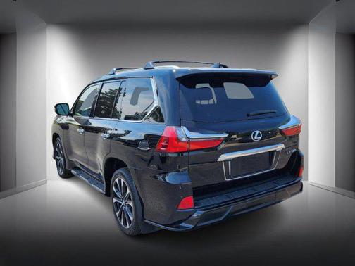 2021 Lexus LX 570 Three-Row