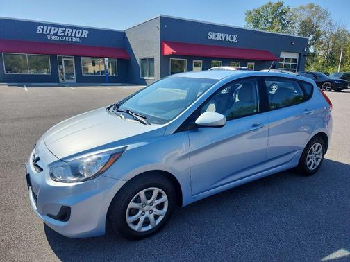 2012 Hyundai Accent GLS