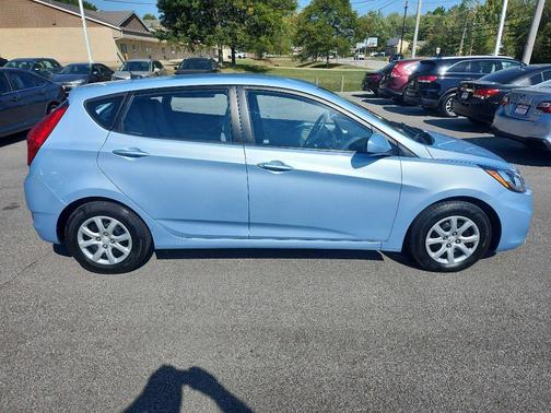 2012 Hyundai Accent GLS