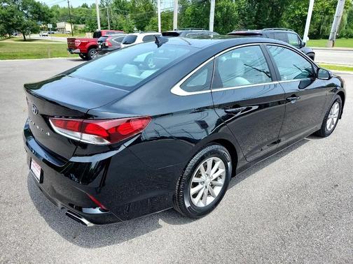 2018 Hyundai SONATA SE
