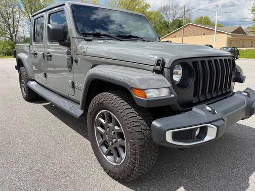 GRAY 2021 Jeep Gladiator Overland