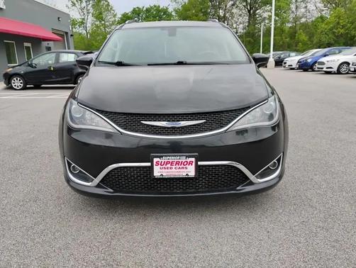 BLACK 2019 Chrysler Pacifica Touring L