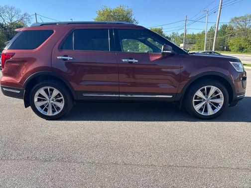 RED 2018 Ford Explorer Limited
