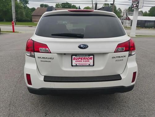 WHITE 2014 Subaru Outback 2.5i Limited