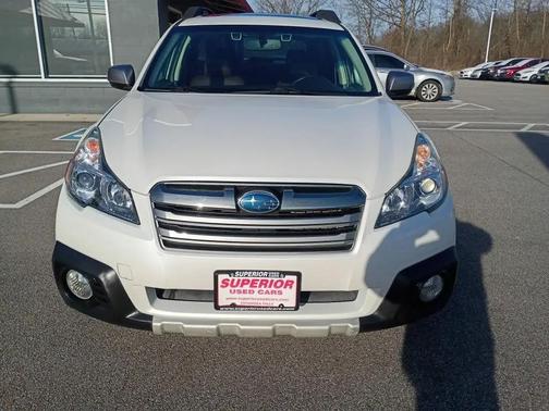 WHITE 2014 Subaru Outback 2.5i Limited