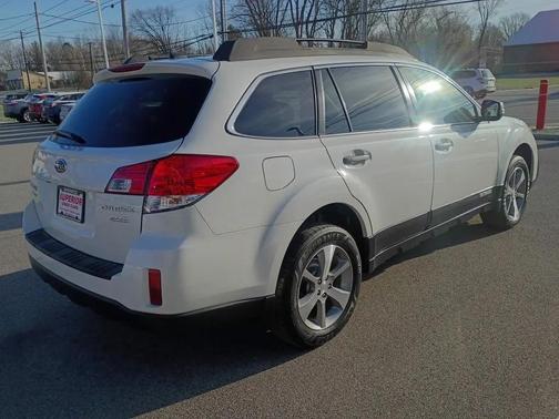 WHITE 2014 Subaru Outback 2.5i Limited