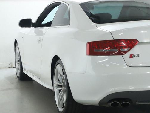 Ibis White 2010 Audi S5 4.2 Premium Plus
