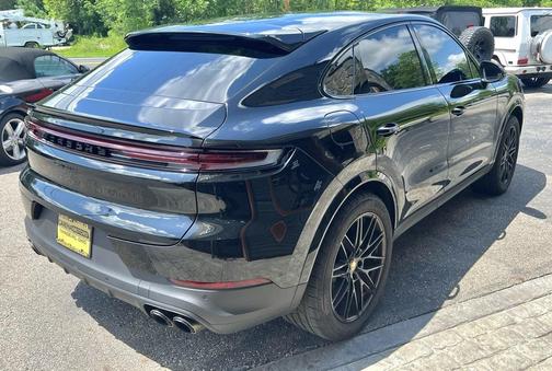 2024 Porsche Cayenne Base