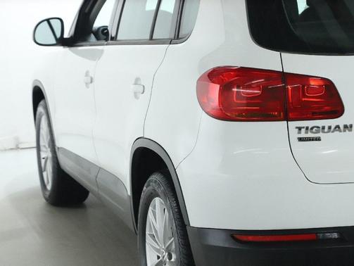 2017 Volkswagen Tiguan Limited 2.0T