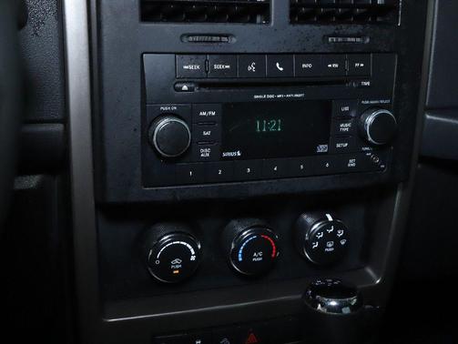 Black Forest Green Pearlcoat 2012 Jeep Liberty Sport